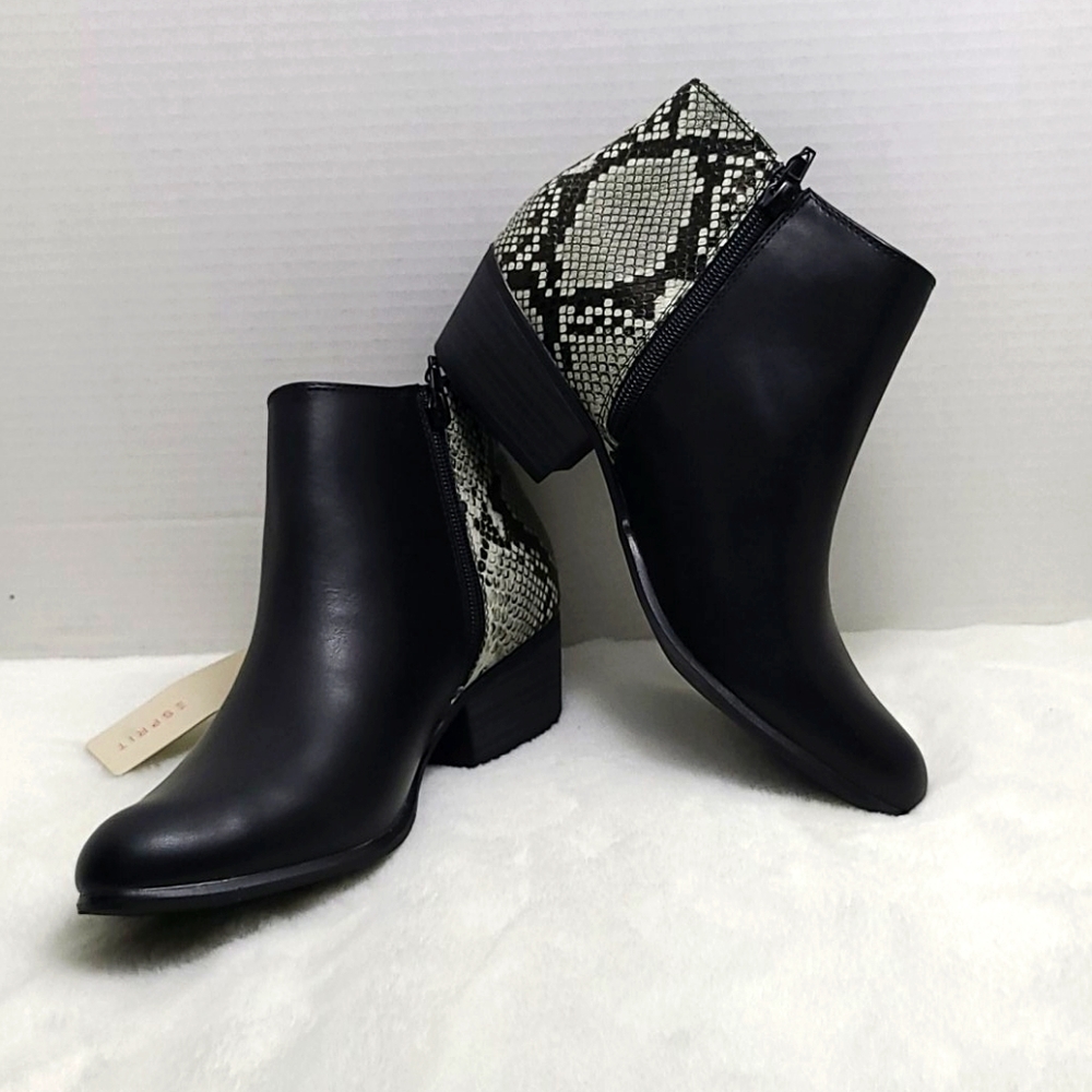 Sprit black snake print ankle booties womens sz8.5